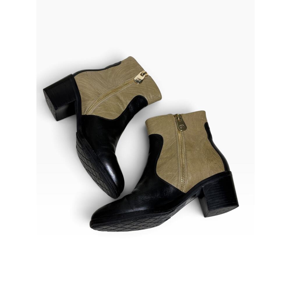 Chanel 2015 Two Tone Leather Block Heel Ankle Boots 39 9 - Picture 4 of 10